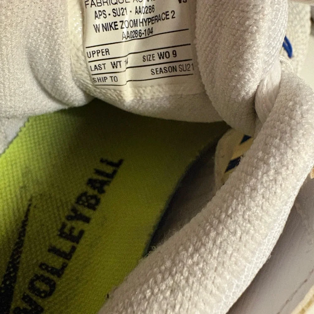 White and Blue Nike Volleyball  Shoes - Picture 6 of 6